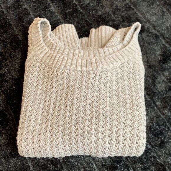 Guess Gray Crew Neck  hunky Knit Sweater Size Medium - Picture 10 of 10